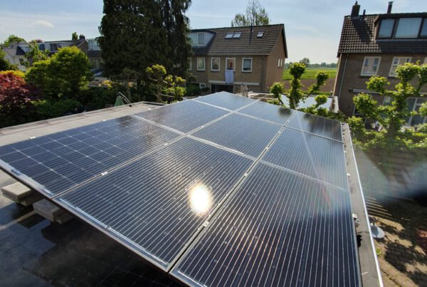 Daksysteem met zonnepanelen geïnstalleerd in Nieuwegein