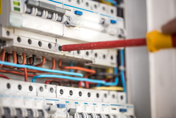 Elektricien legt groepenkast aan bij verbouwing in Nieuwegein